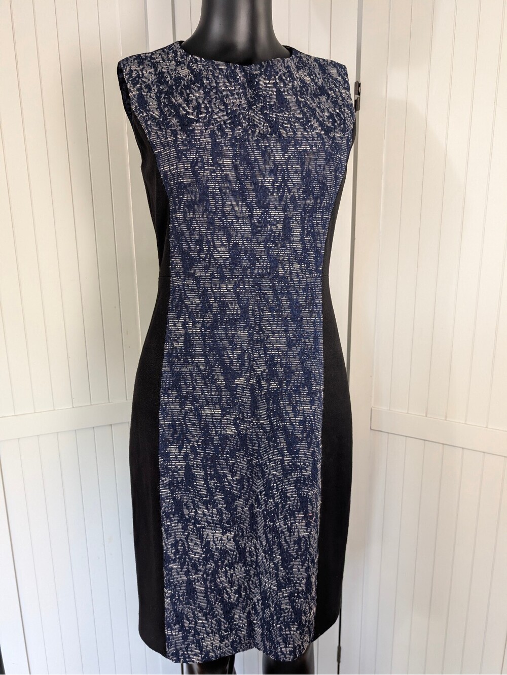 Tahari Navy & Black Jacquard Colorblock Sheath Dress – Estimated Size 4